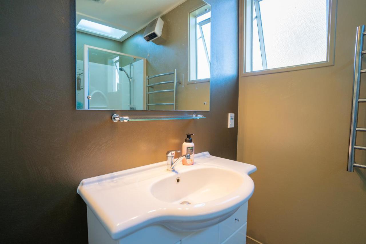 Dee'S On Bligh - Te Anau Holiday Home المظهر الخارجي الصورة
